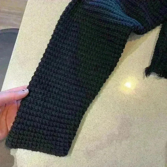 Forever 21 twist knot top sweater - Picture 9 of 9